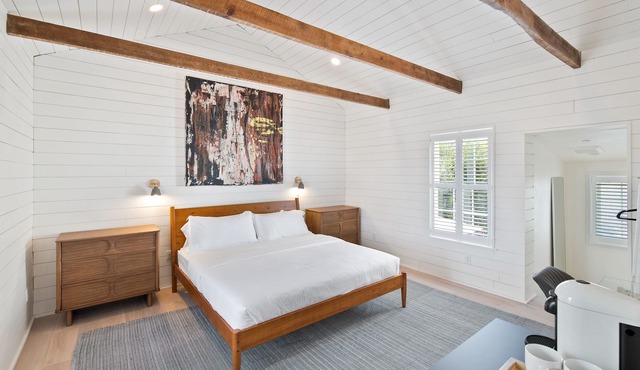 Entire Boutique Hotel in Downtown Charlottesville