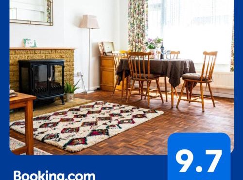 Entire Bungalow between Sea and National Park