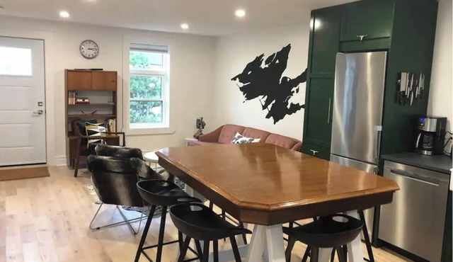 Entire bungalow in Hillier