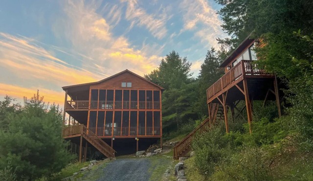 Entire Cabin in Lost River w/fire pit + pet friendly!