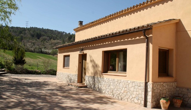 Entire Cal Riba: ecological houses Avenc+Ancosa+Cuitora