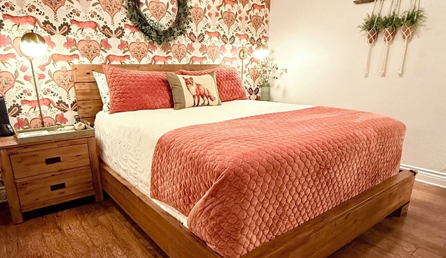 Entire Casita and Cal king bed, sofa bed and kitchen just minutes from Temecula.