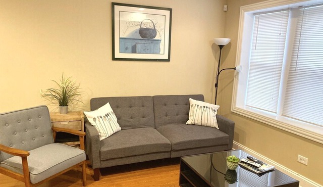 ENTIRE CLEAN MODERN 2 BEDROOM APARTMENT HAVEN /GARAGE PARKING