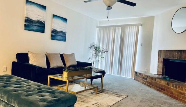 Entire Condo Terrace @ Bellaire & Kim Son next to park with pool, & tennis court