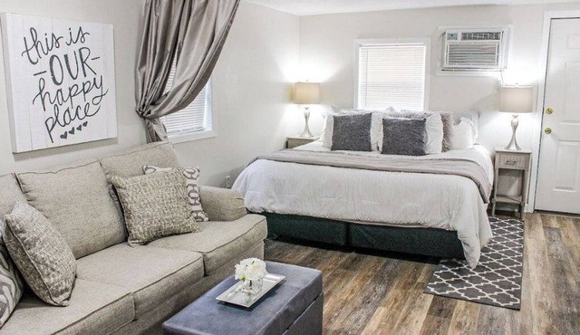 Entire Cottage - Starkville - Conveniently Located