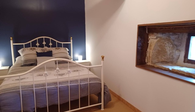 Entire cottage with pool, gardens, mezzanine, exposed beams