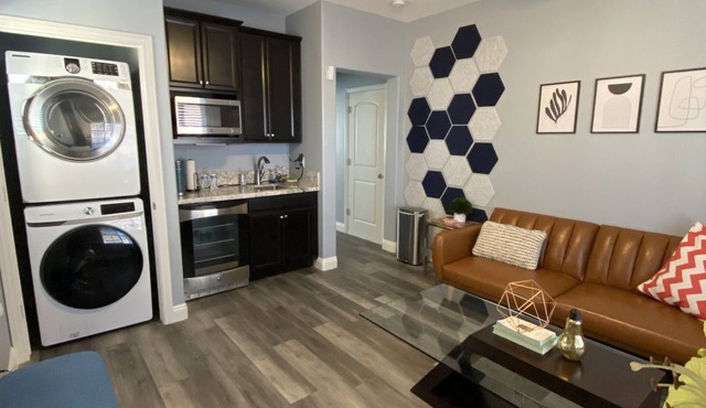 Entire cozy guest suite with private entry!