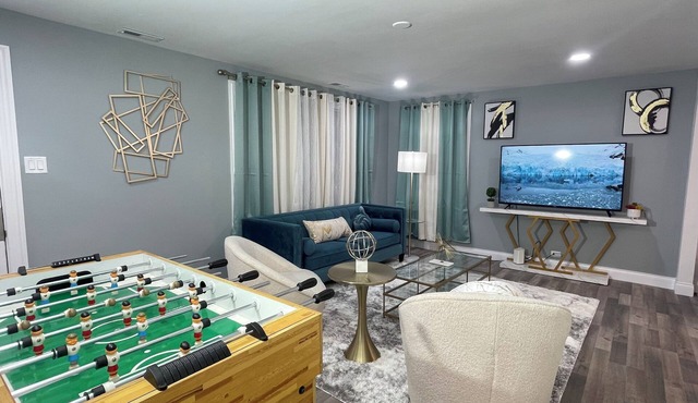 Entire Cozy Home + Free Parking + Fast Wi-Fi & Located in central area
