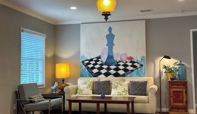 Entire Cozy SoCal Sweet House in Anaheim Historical Colony - 31 nights minimum