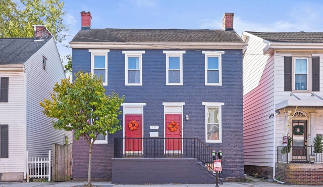 Entire Downtown Gettysburg Historic 4BR/3BA Home, Sleeps 8 with Free Parking