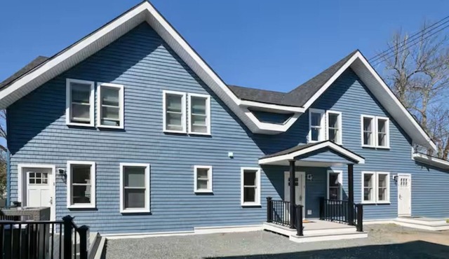 Entire Downtown House -Four - Two bedroom suits