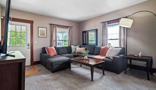 Entire Duplex|Historic District|Sleeps 12