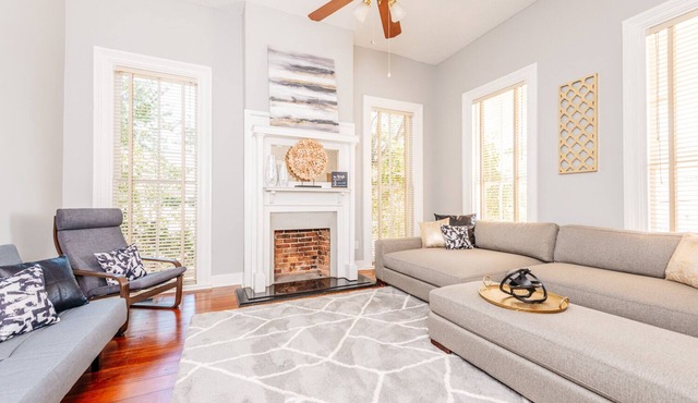 Entire Duplex-Sleeps 19 Perfect for Large Groups