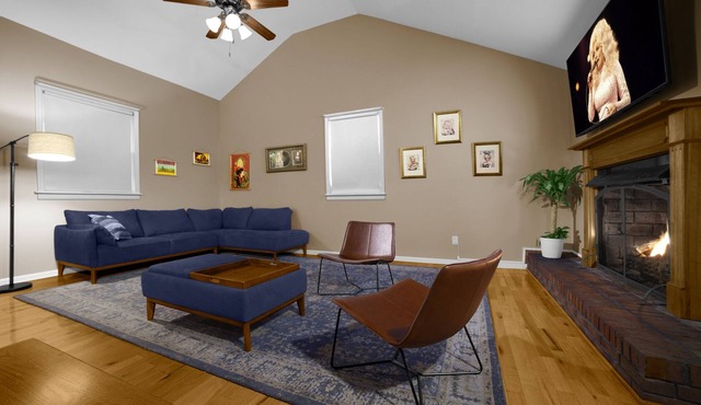 Entire East Nashville home in quiet older neighborhood, close to downtown.