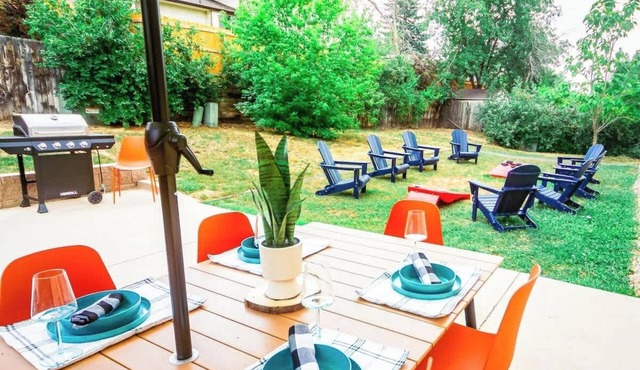 Entire Family Home: 2 KING Beds, Golf Course, BBQ, and Movie Room