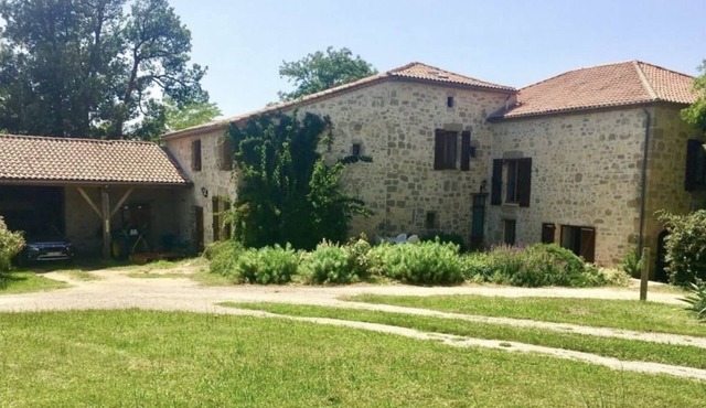 Entire gîte countryside swimming pool