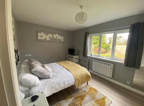 Entire guest house, in Pewsey Vale, Wiltshire