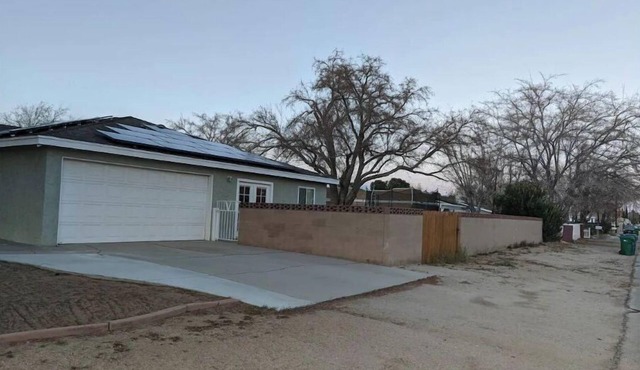 Entire Guest-home 1 Bedroom & Bath & Kitchenette