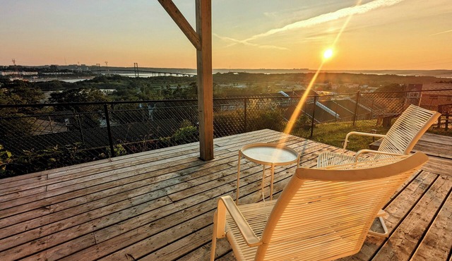 Entire guest suite with a panoramic basin view!