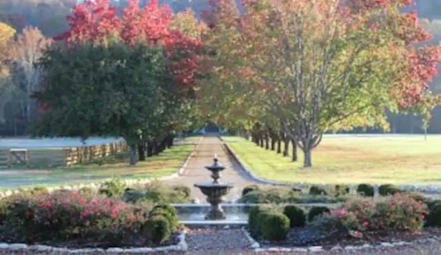 Entire Guesthouse on Nashville Horse Farm Close to Downtown