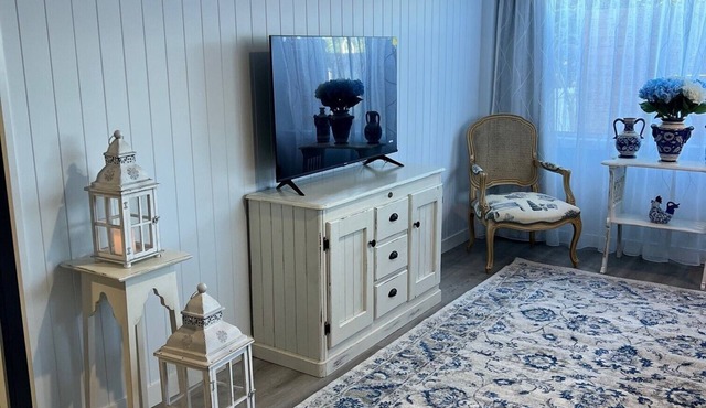 Entire Guesthouse - Rainbows End