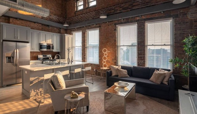 Entire Historic Building: Sleeps 30