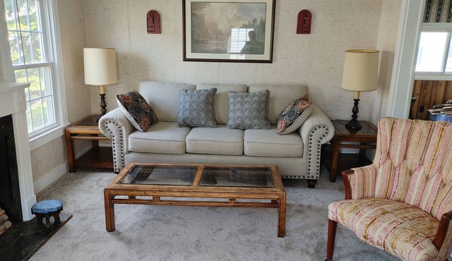 Entire Home -30 Day Rental-Steps from Downtown Main Street near Bars &Resuarants