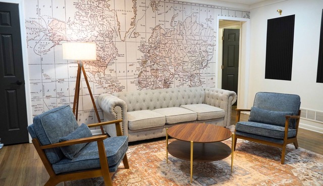 Entire Home-5BR Home perfect 4 FIFA, Downtown, Professionals, Film,Relaxation