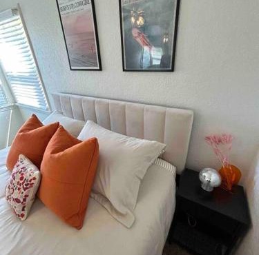 Entire Home by Newport Beach, Disneyland and SNA!