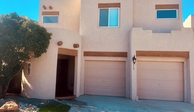 Entire Home+Centrally Located+Near HWY+FREE WIFI+Pet Friendly+Putt Putt