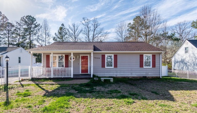 Entire Home - Close to everything.