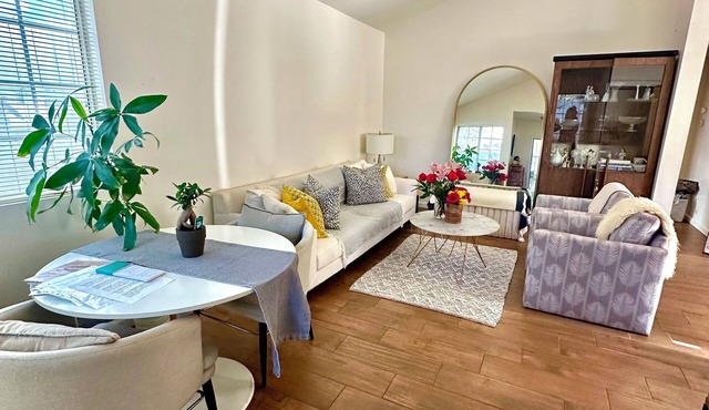 Entire home- cozy 2 x 2