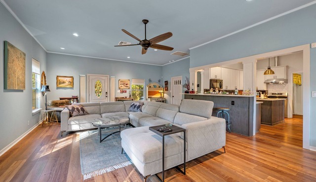 Entire Home! Fantastic Kitchen! 3 Full Baths