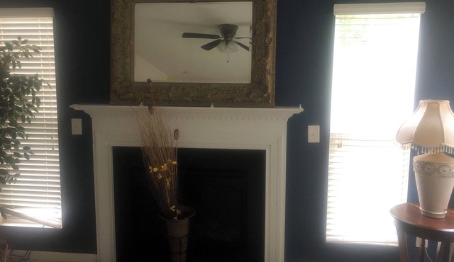 Entire home furnished 4-bedroom close to Duke & RDU