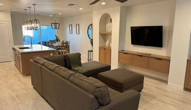 Entire Home/Gated/King On suite
