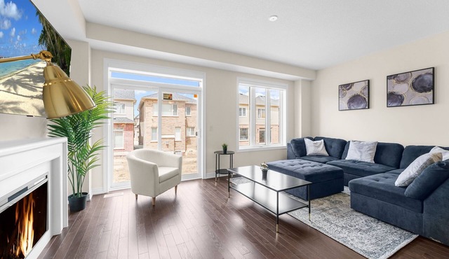 Entire Home Get Away with 65"TV, PingPong and 9Bed