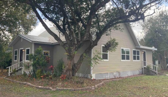 Entire home in Arcadia Historical District