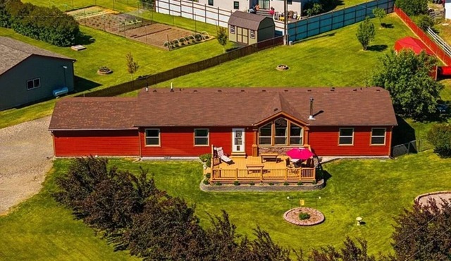 Entire home in Boulder, MT The Boulder House