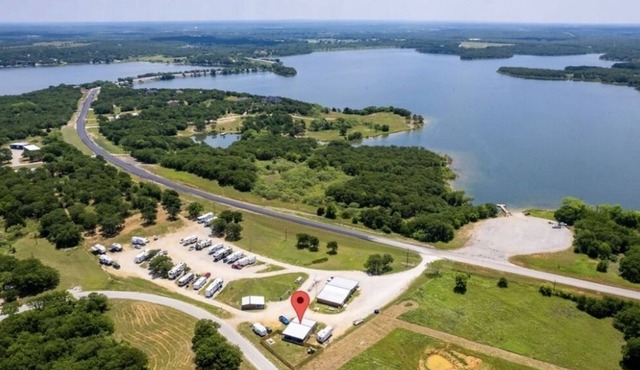 Entire Home in Bowie, Texas just across the lake Amon Carter.
