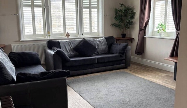 Entire home in Crich. Pet-Friendly!