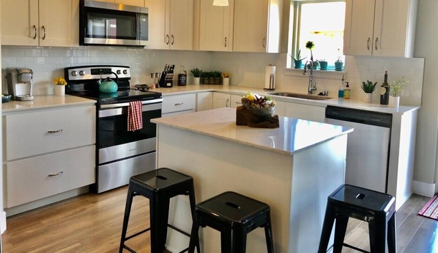 *Entire home in gated community for extended stay*