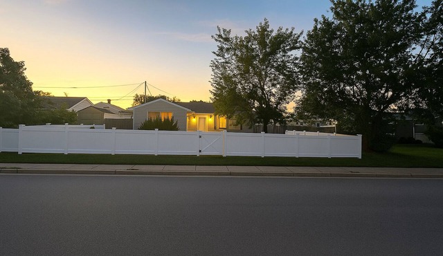 Entire Home in Glen Burnie - 3 Bedroom Fully Fenced