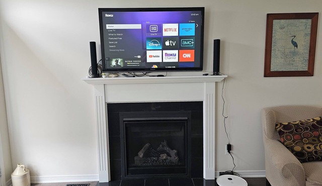 Entire Home in Kemptville ! Modern Home and Great Location; 3 bedrooms