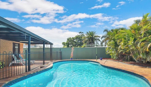 Entire home in Kippa-Ring, Australia
