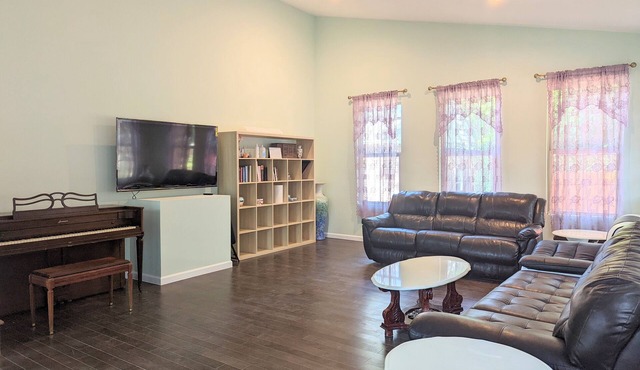 Entire Home in NE DC. 5 BD/3BA