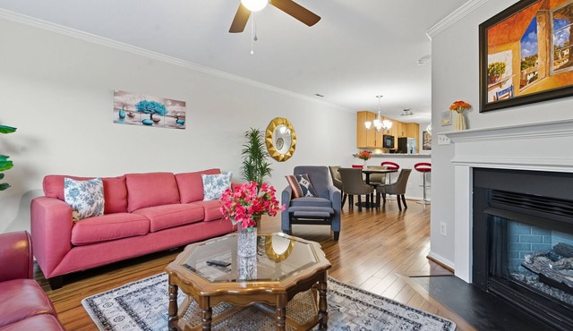 Entire home in prime Raleigh with workspace, comm pool, dog park and golf course