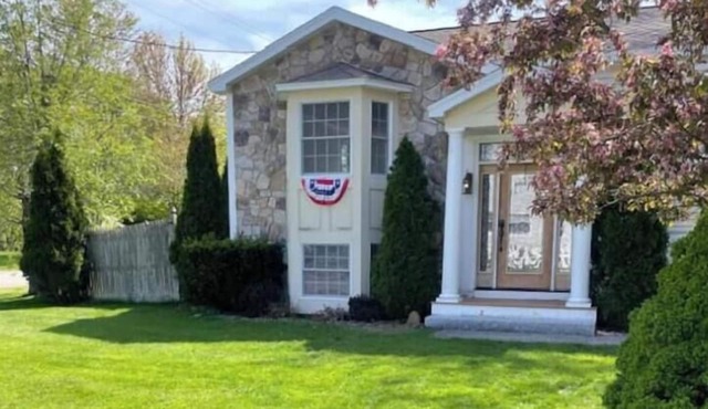 Entire Home In Saco Maine + GYM 3.5mil to Old Orchard Beach. Coastal Retreat!