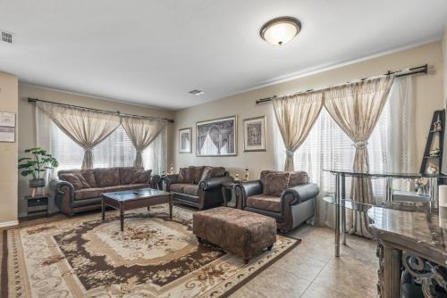 Entire Home in Surprise Downtown, Arizona
