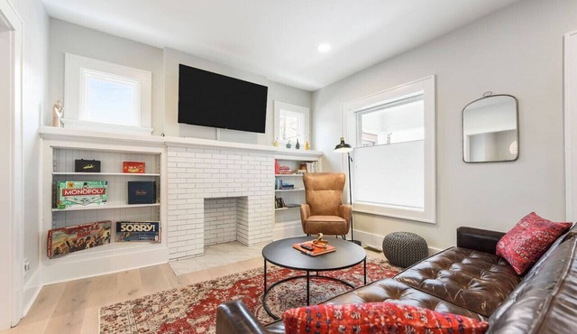 Entire home in Zelienople, PA