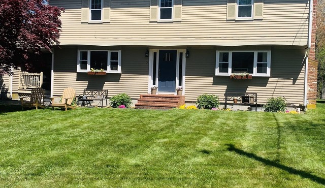 Entire home, short Walk to private beach